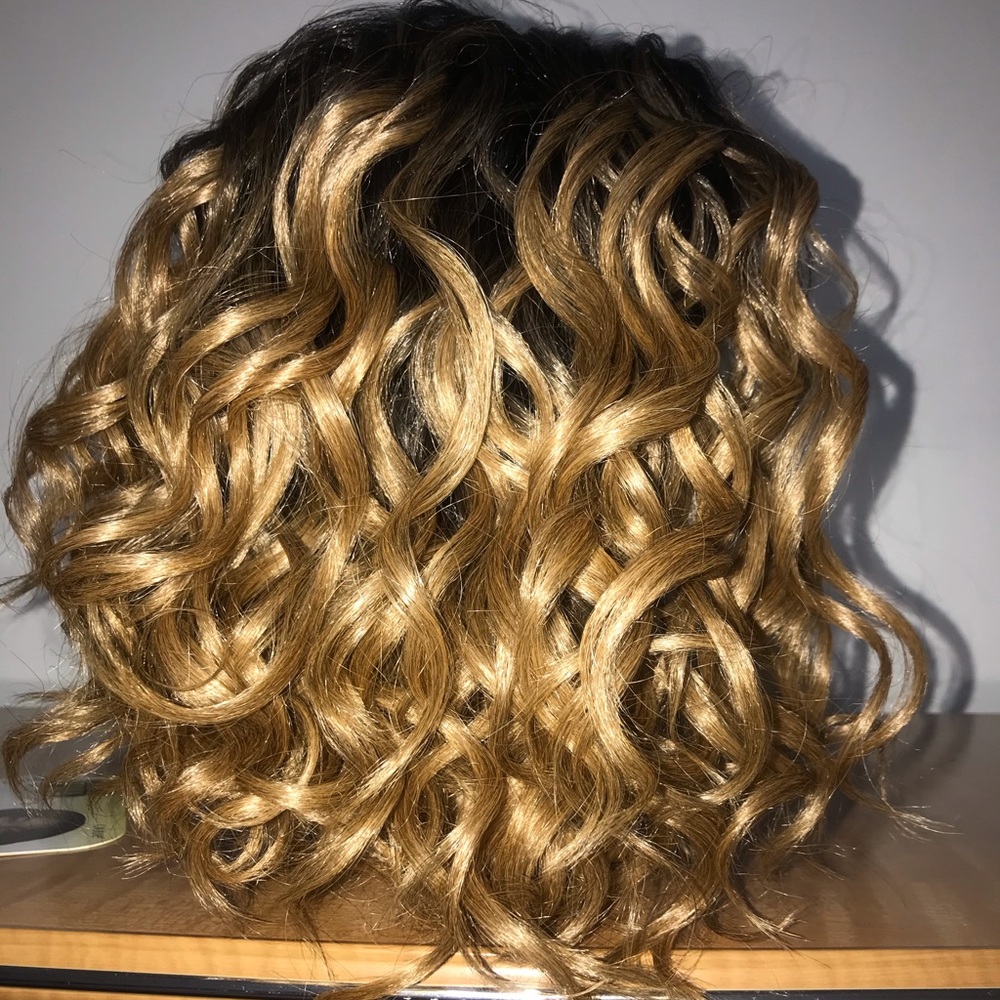Wig - Picture 5 of 5